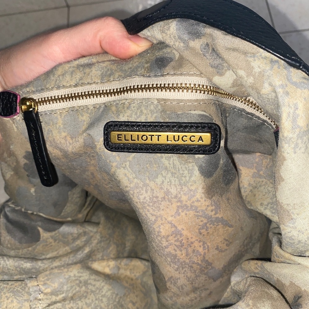 Elliott Lucca Black Shoulder Bag - Picture 8 of 10